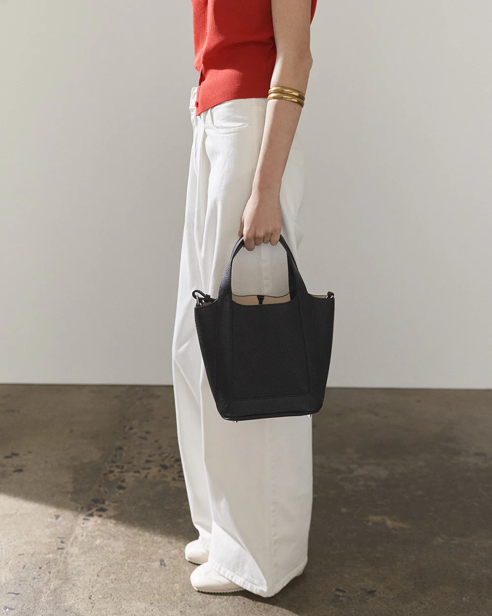 Alexie Tote: Black Pebbled Leather - Image 7