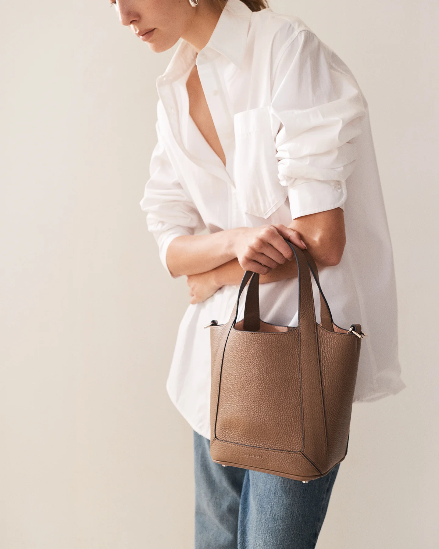 Alexie Tote: Taupe Pebbled Leather - Image 8