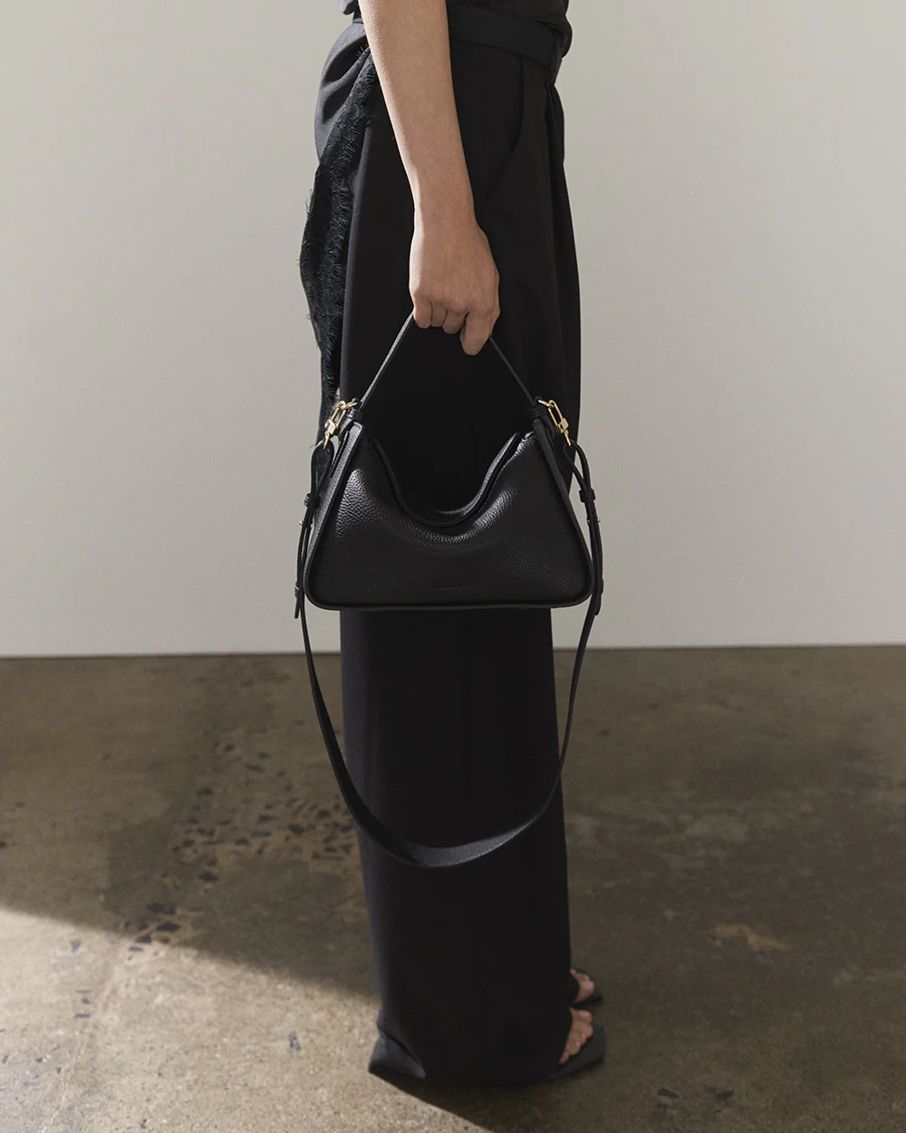 Clementine Bag: Black Pebbled Leather with Gold - Image 10