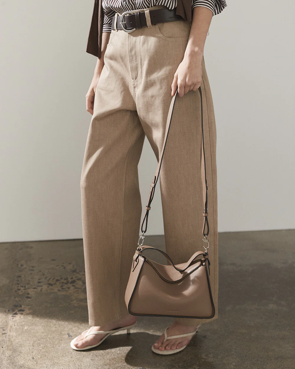 Clementine Bag: Taupe Pebbled Leather - Image 10