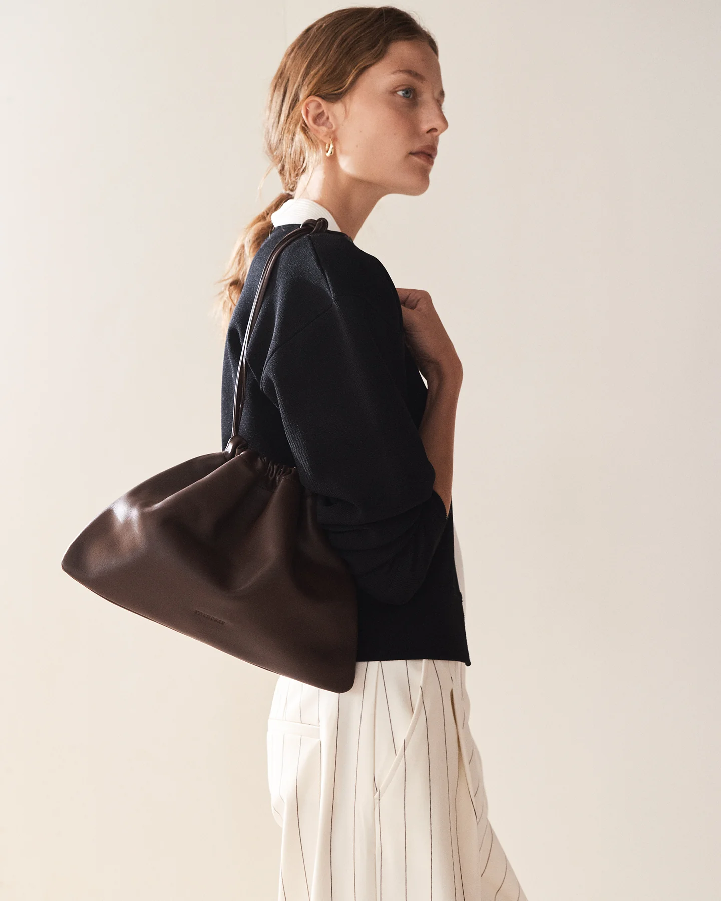 Fin Drawstring Bag: Coffee - Image 4