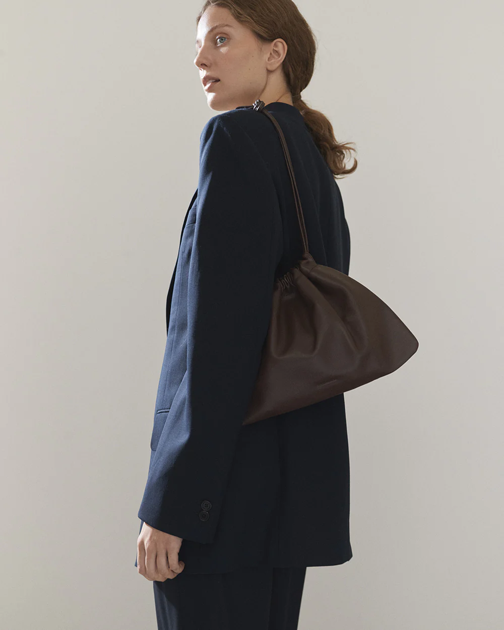 Fin Drawstring Bag: Coffee - Image 8