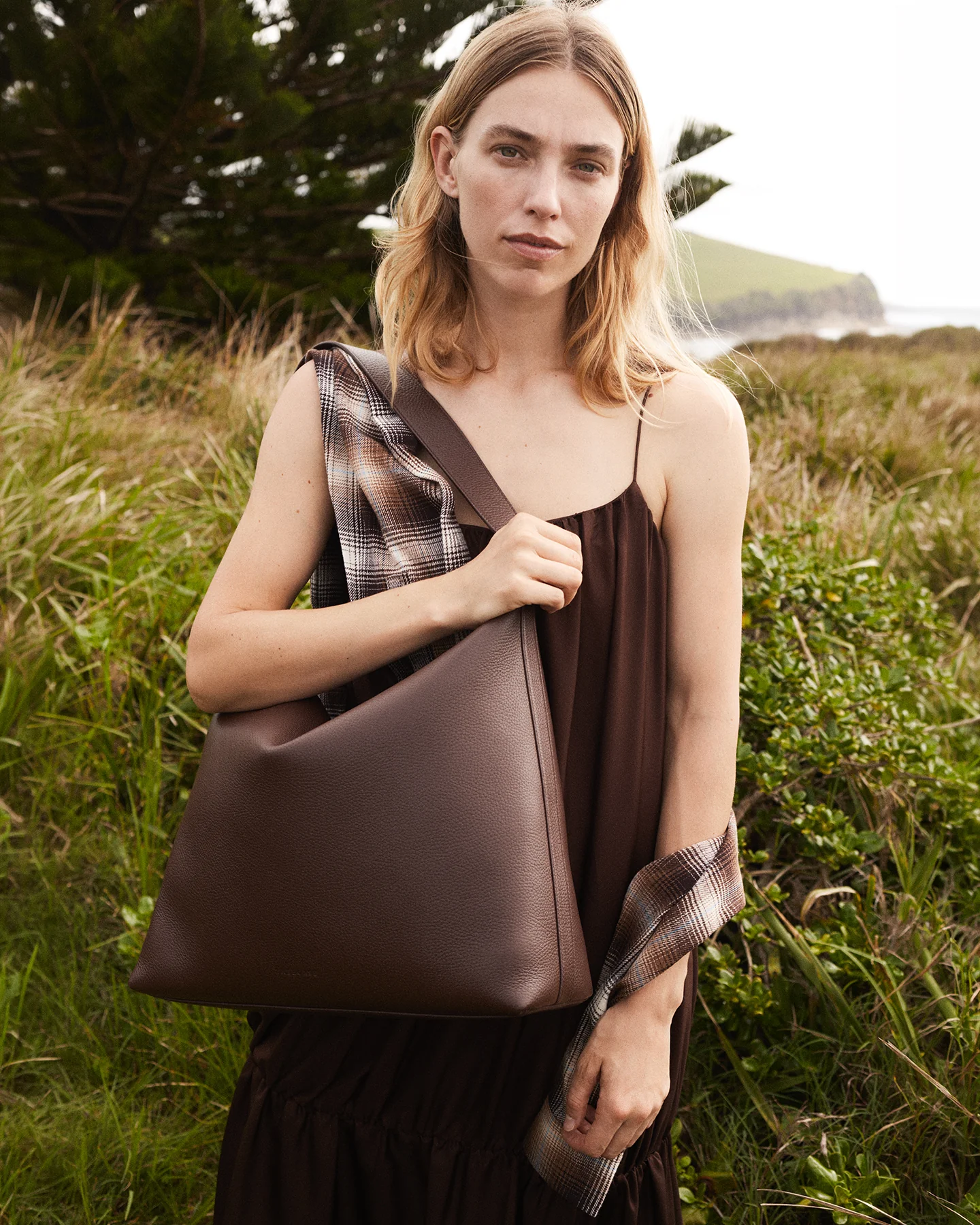 Large Daisy Bag: Coffee - Image 5