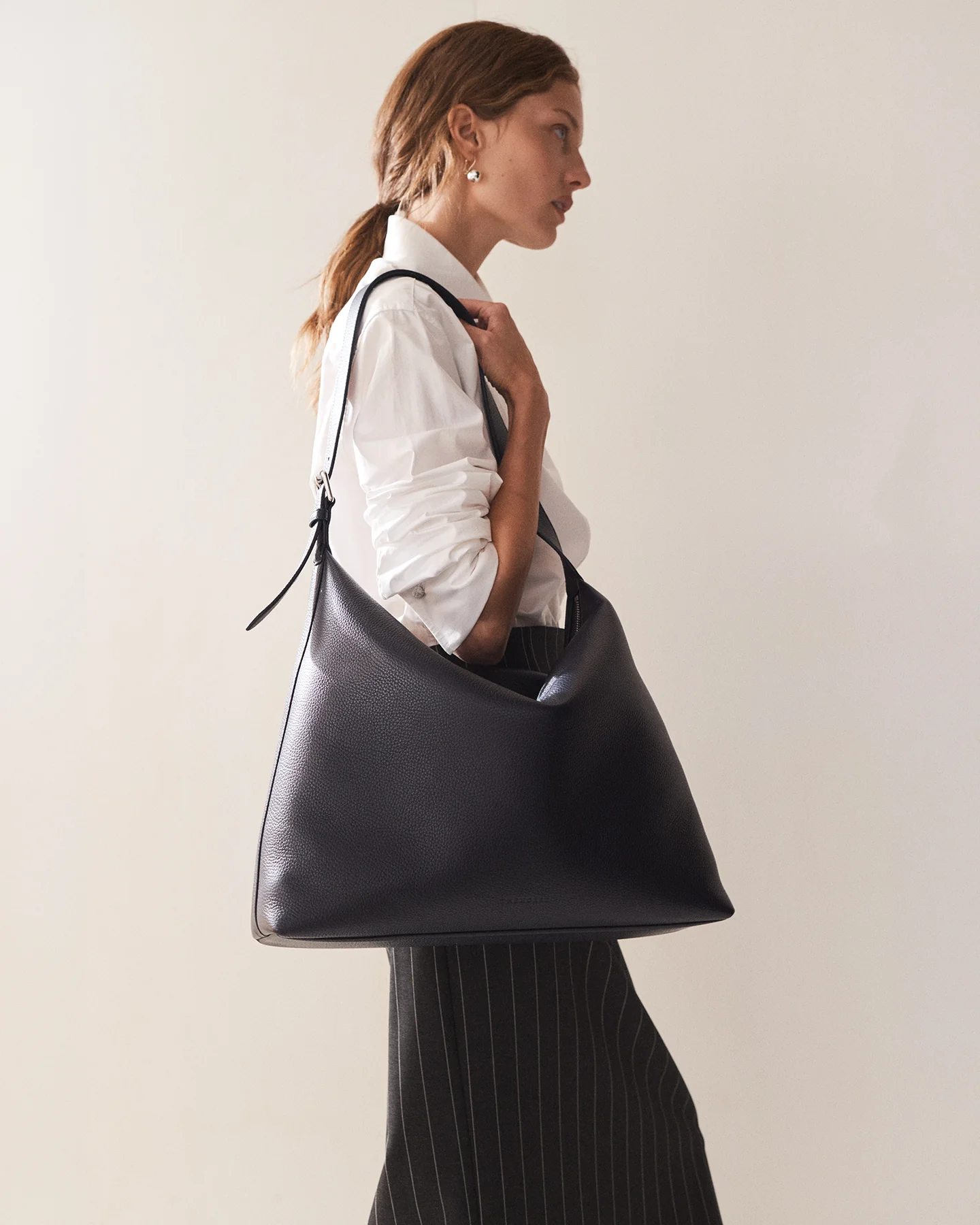 Large Daisy Bag: Navy - Image 5