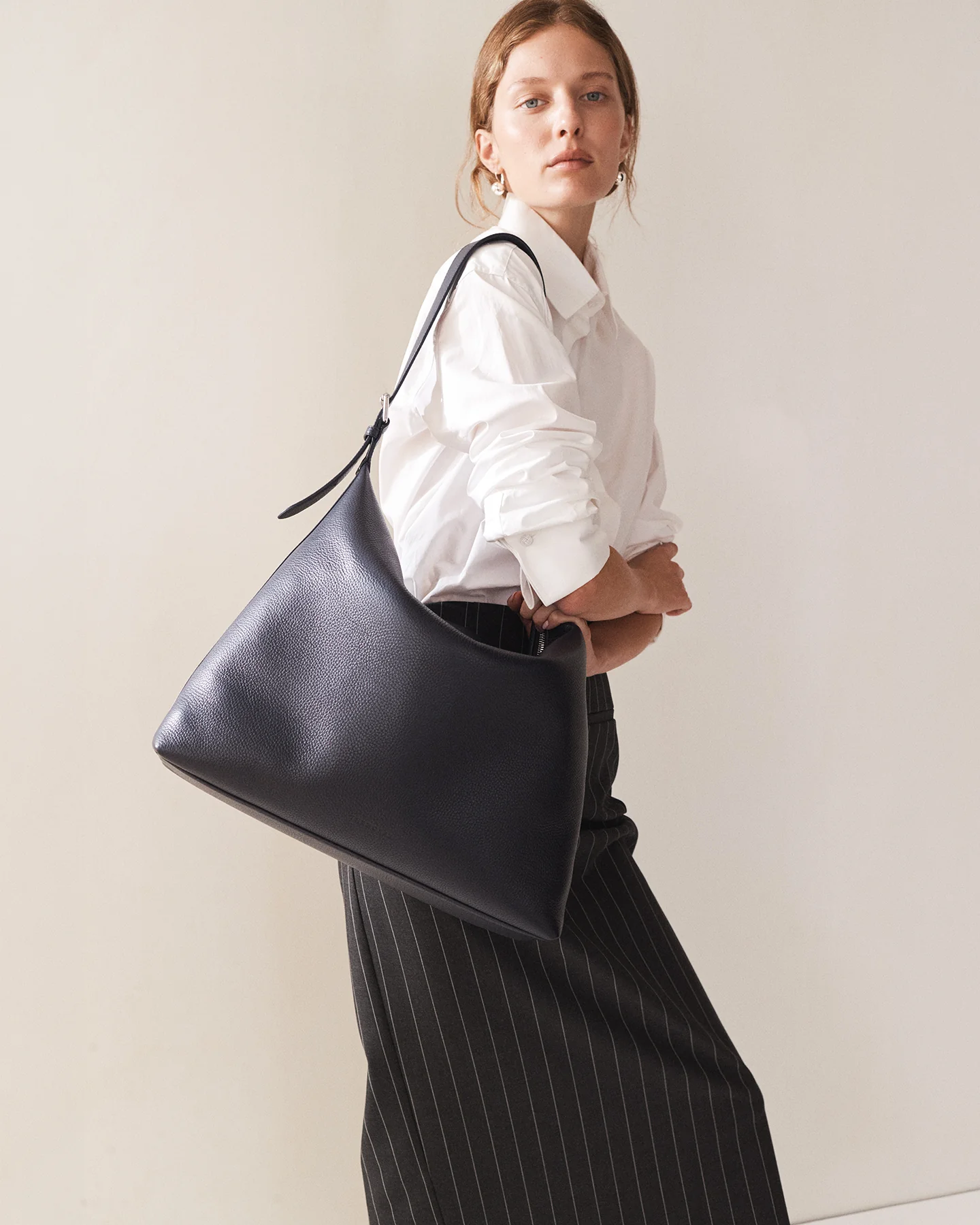 Large Daisy Bag: Navy - Image 6