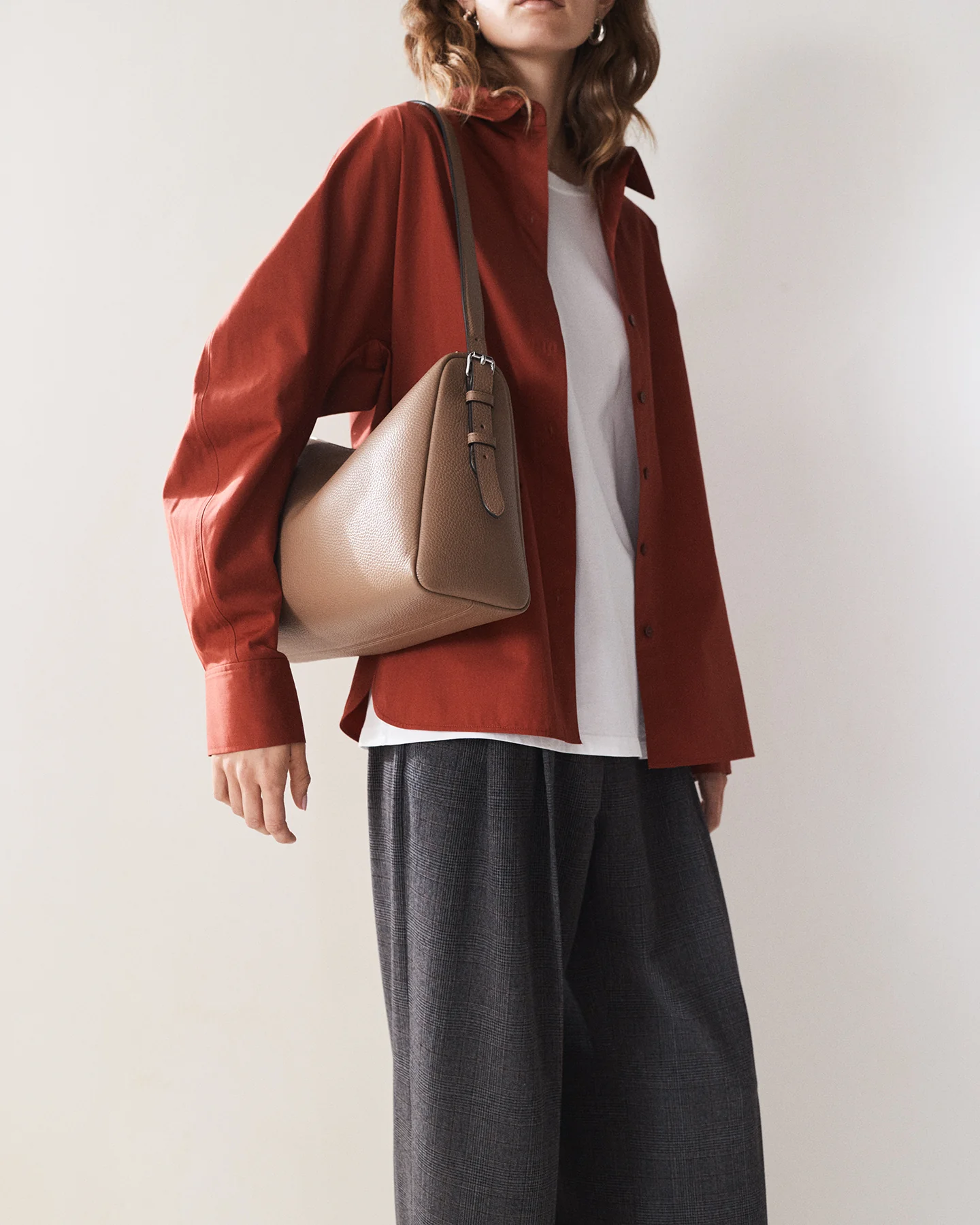 Lottie Handbag: Taupe - Image 3