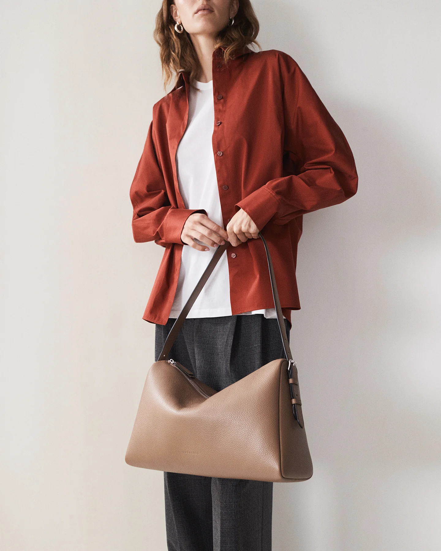 Lottie Handbag: Taupe - Image 4