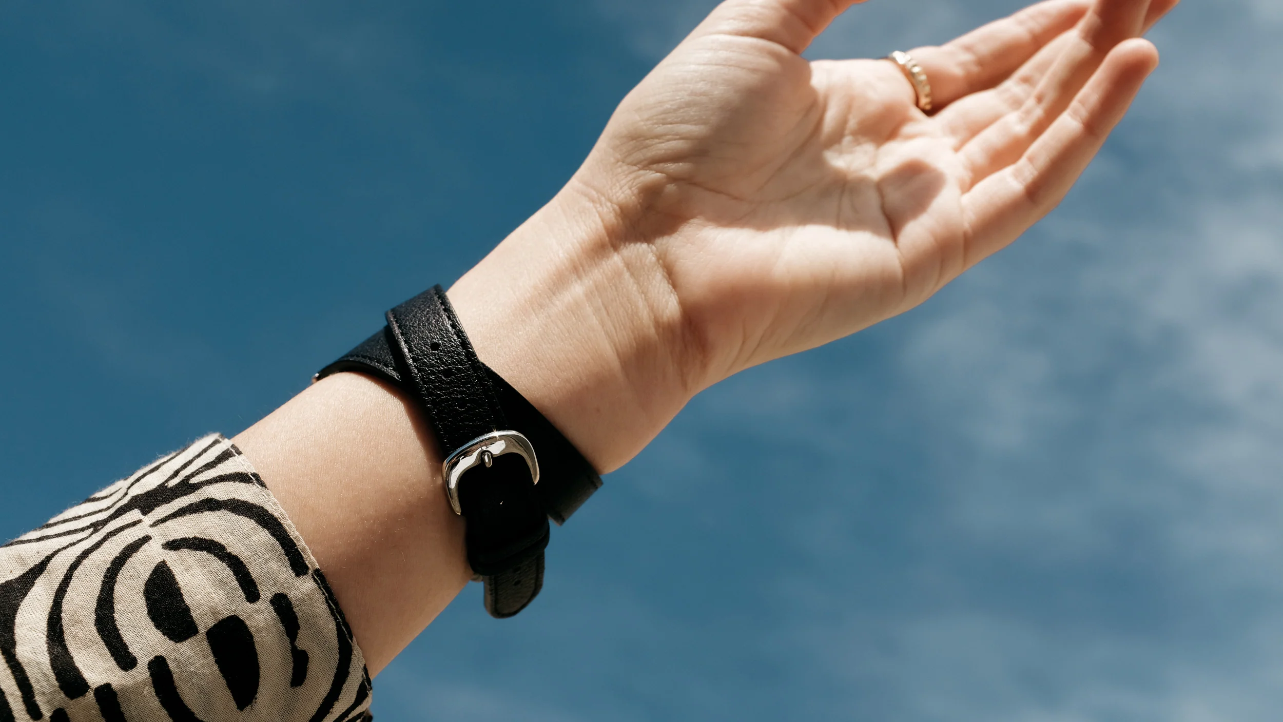 The 16mm Classic Strap: Black Bracelet/ Silver - Image 5