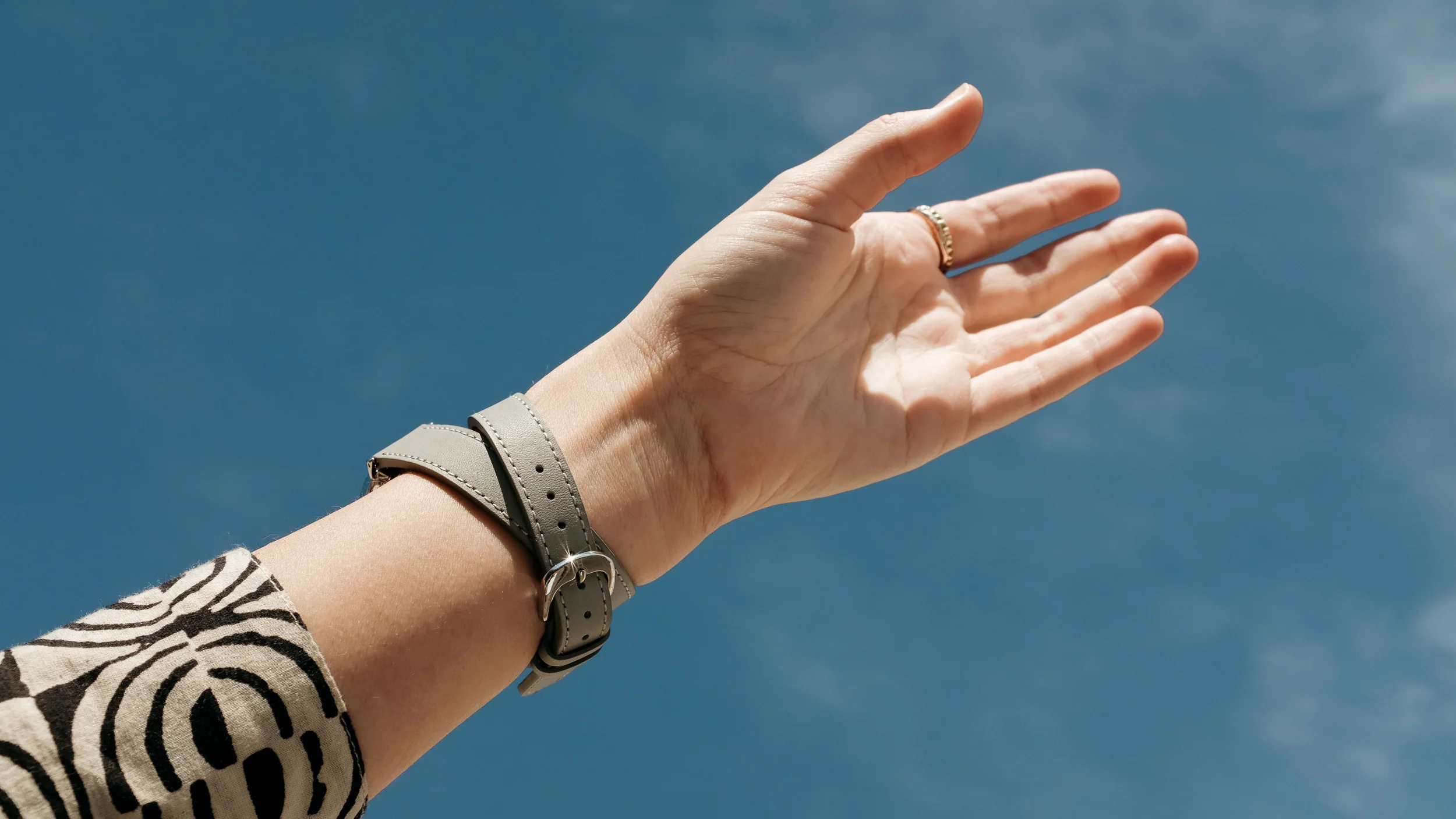 The 16mm Classic Strap: Grey Bracelet/ Silver - Image 5