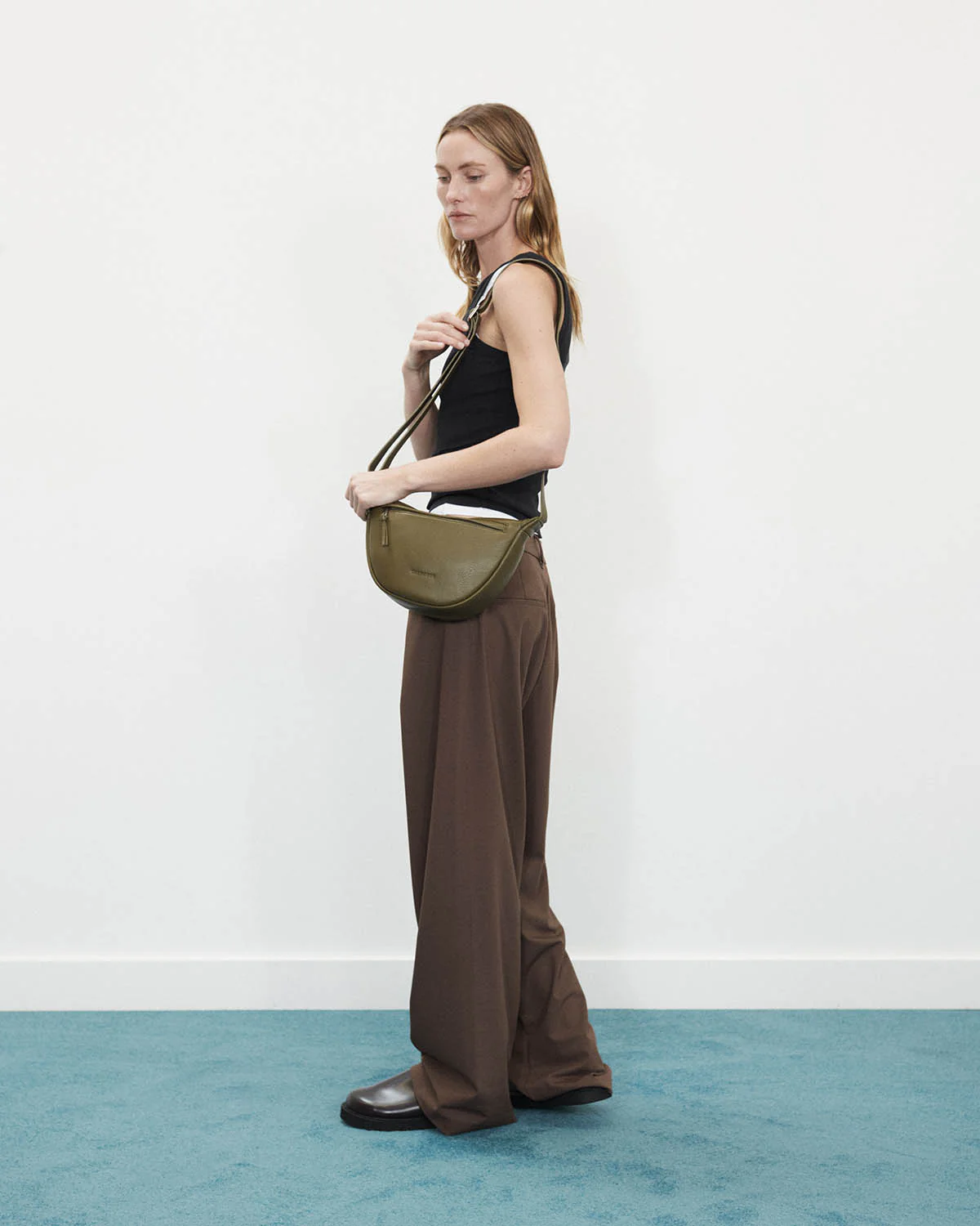 The Leather Sporty Crossbody: Olive - Image 7