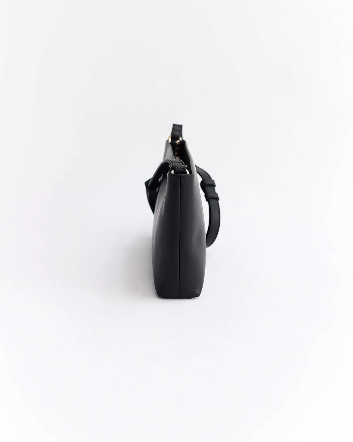 Wes Shoulder Bag: Black - Image 6